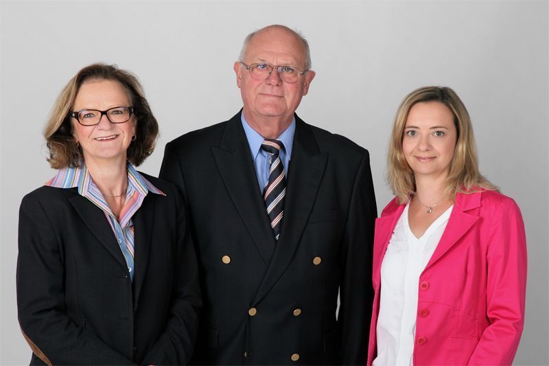 Gruppenbild unseres Teams | Evelyn Fischer Heinz-Helmut Fischer und Tanja Dengel